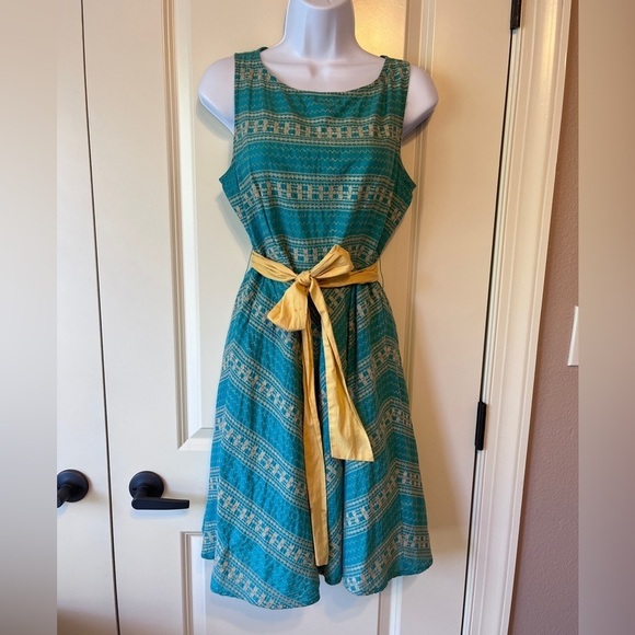 Flying Tomato Dresses & Skirts - Flying Tomato embroidered dress